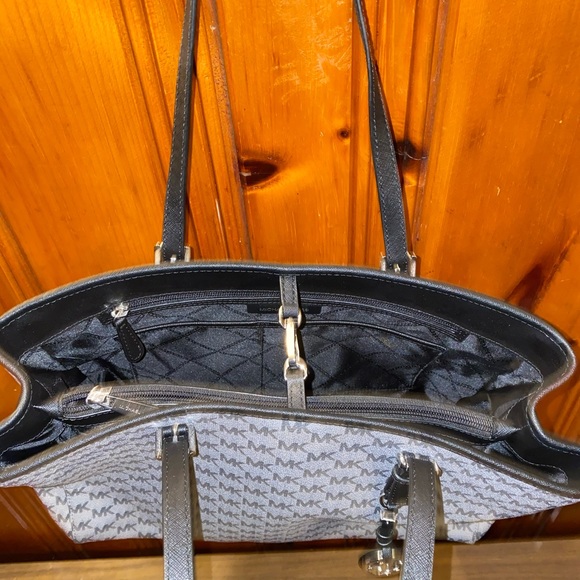 michael kors signature voyager east west tote bag - Picture 11 of 11